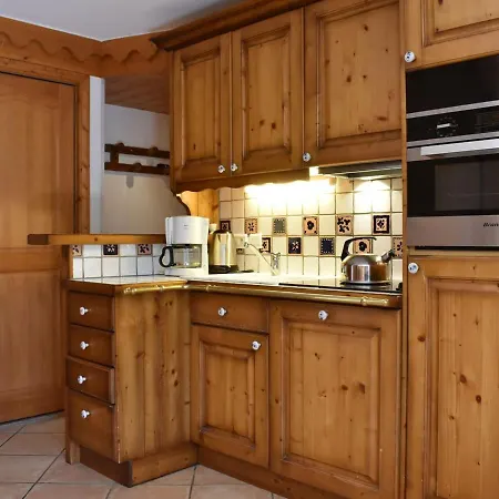 Cosy Avec Piscine, 3 Pieces Pour 6 Personnes A Village, Proche Des Pistes - Fr-1-180-201 Lägenhet